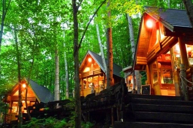 リゾートバイトの勤務先の敷地内にある観光スポット「ニングルテラス」の画像。