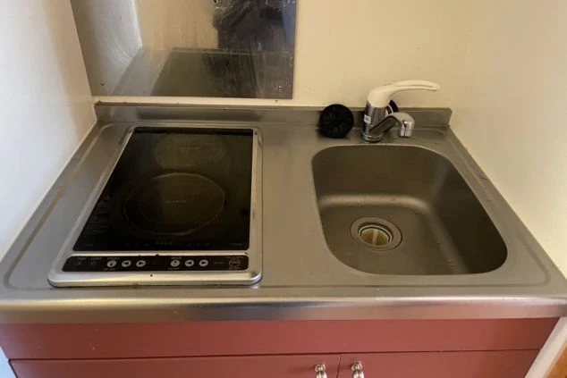 リゾートバイトの個室寮のキッチンの画像