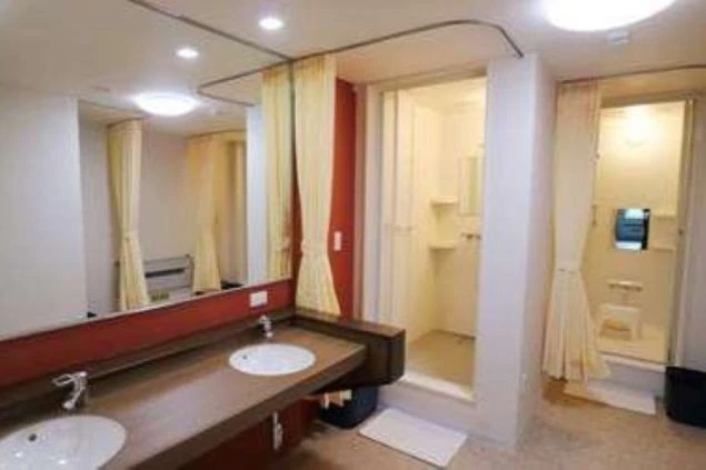 リゾートバイトの個室寮の共用シャワールームの画像