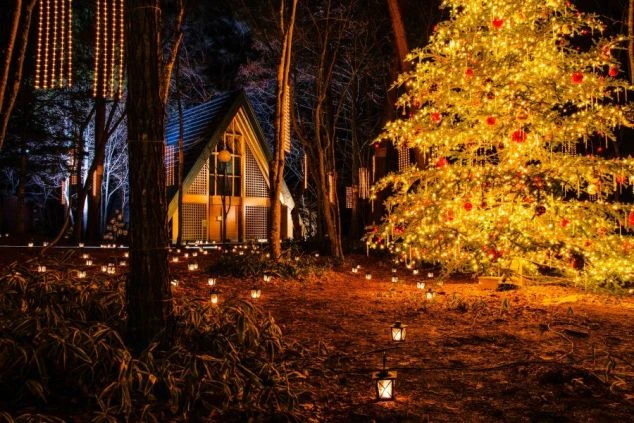 軽井沢でのリゾートバイト募集のワクトリオリジナルPR画像。「新築個室寮」「高時給1300円」の文字。