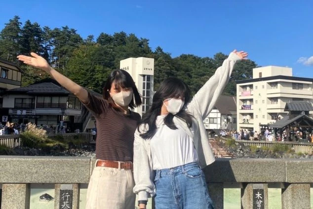 リゾートバイトで出会った仲間との休日風景。