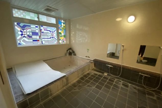 リゾートバイト相部屋寮のお風呂の画像。