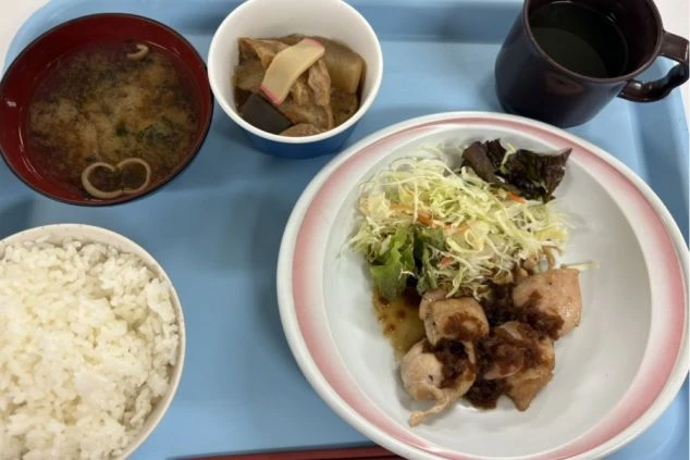 リゾートバイトで提供されるまかないの画像。