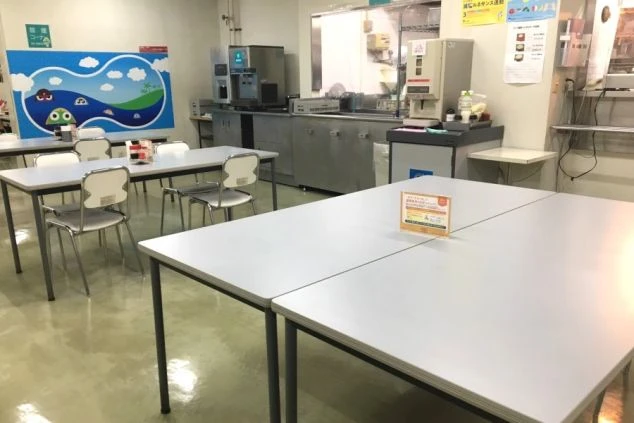 リゾートバイトの勤務先の従業員食堂の画像。