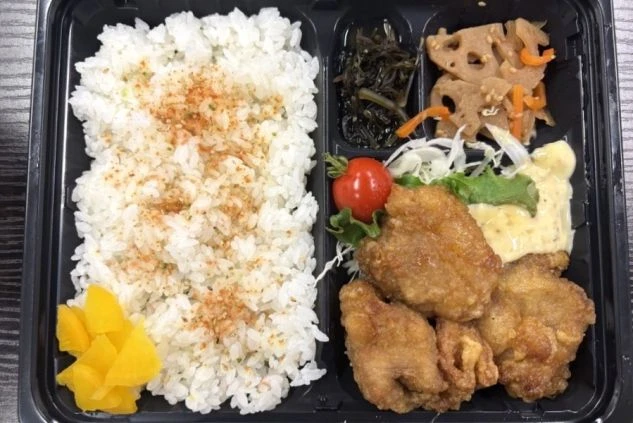 リゾートバイトのまかないのサンプル画像。