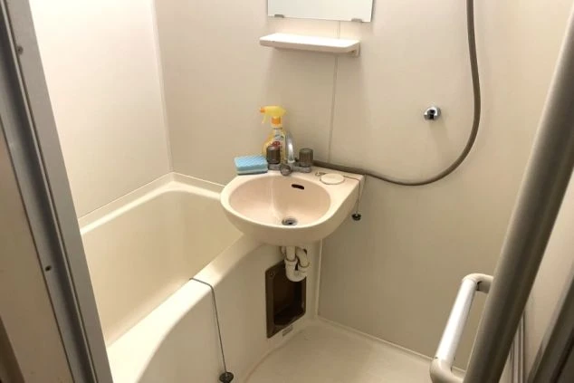 寮のユニットバス。浴槽付きなので、仕事の疲れをゆっくりと癒せる。