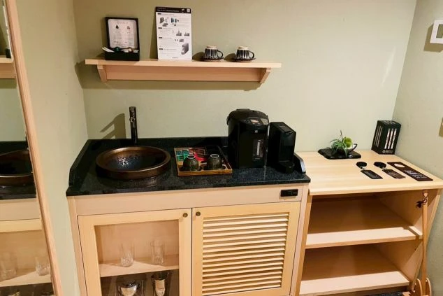 リゾートバイトの客室寮の部屋にあるキッチンのイメージ画像。