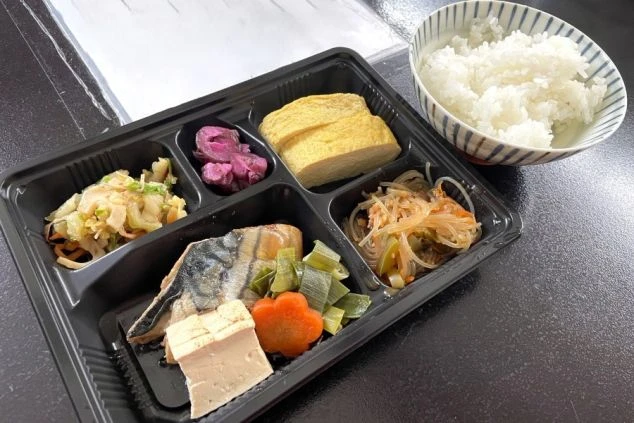 リゾートバイトのまかないの画像