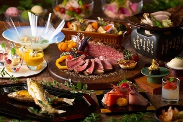 新鮮な海の幸や揚げたての天ぷらが並ぶ、豪華なビュッフェ。お客様に最高の食事体験を提供する、やりがいのあるお仕事です。