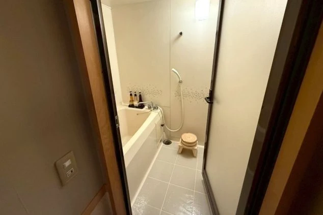 リゾートバイトの客室の相部屋寮のお風呂の画像