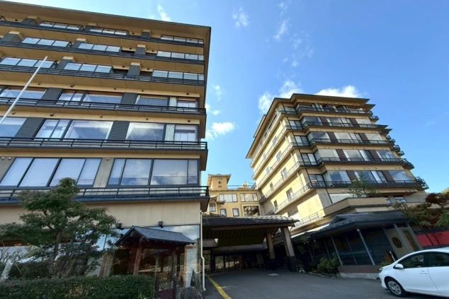 広々とした落ち着いた雰囲気のレストラン。お客様がゆったりと食事を楽しめるよう、心のこもったおもてなしを提供できます。