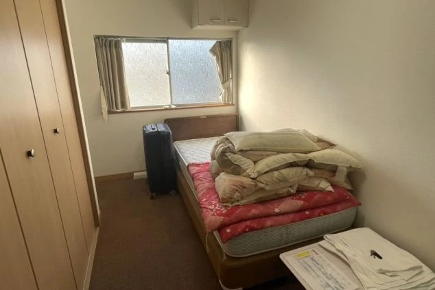 リゾートバイトの寝室の画像