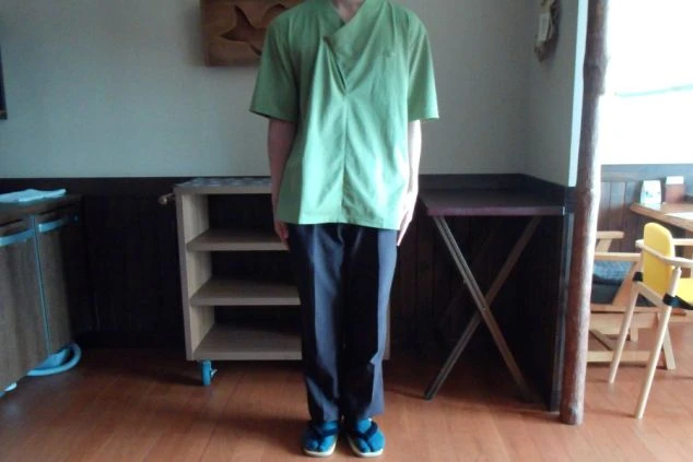 和風の制服で、大浴場スタッフの仕事内容を表す画像。