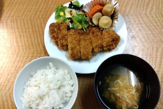 リゾートバイトのまかないの画像