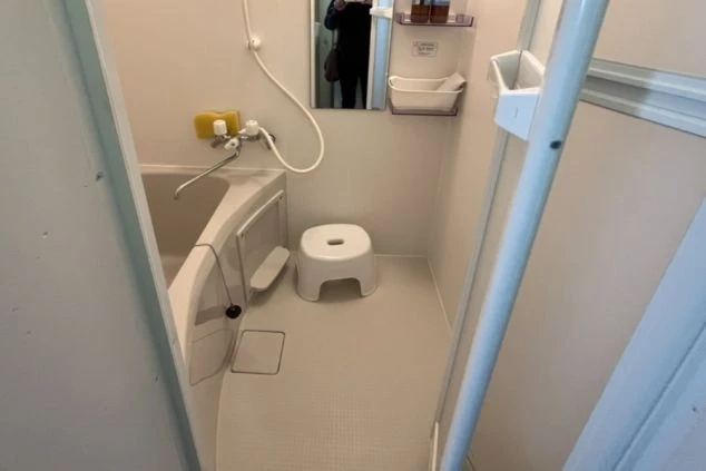 北海道芦別温泉のホテルでリゾートバイトをするスタッフが住む寮のお風呂の画像。