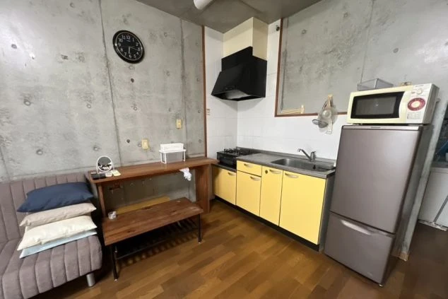 リゾートバイトの個室寮のキッチンの画像。