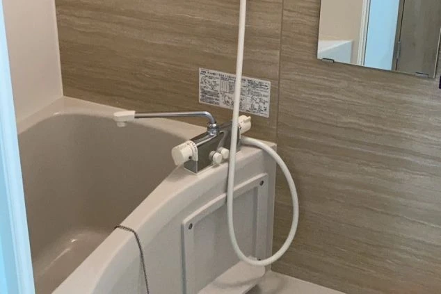 リゾートバイトの完全個室寮の部屋にあるお風呂の画像。