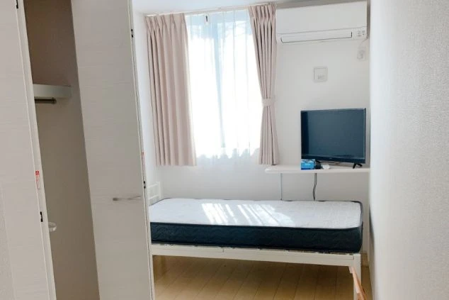 リゾートバイトする人が住み込む寮の個室寮内の画像