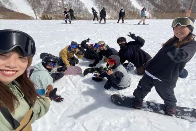 リゾートバイトの仲間たちと撮った1枚。ワクトリでは出会い多数のお仕事多数。