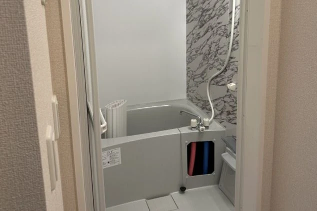 リゾートバイトの完全個室寮のお風呂の画像。