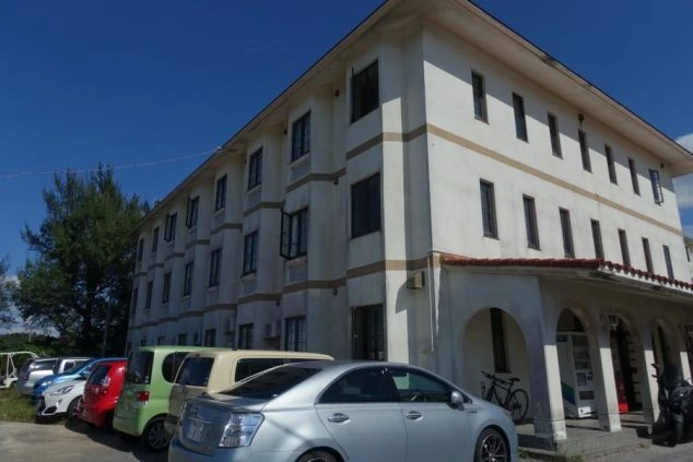 リゾートバイトの個室寮に完備されたバス・トイレ。清潔感のあるユニットバスで、嬉しいウォシュレット付きです。