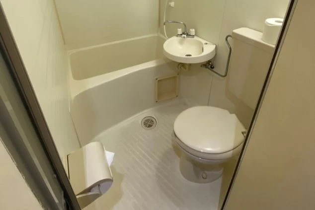 寮のユニットバス。浴槽付きなので、仕事の疲れをゆっくりと癒やせる。