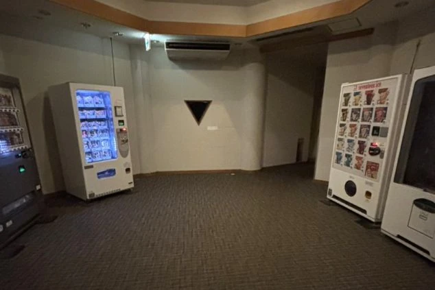 リゾートバイトの個室寮の自販機の画像