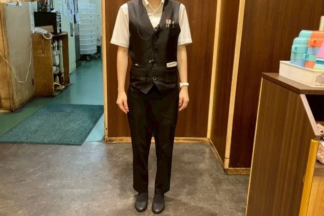 レストランのリゾートバイトの制服(女性)