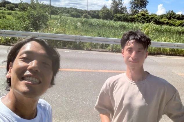 ワクトリのリゾートバイトを楽しむ男性スタッフの写真。