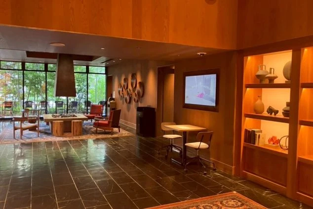 リゾートバイトの勤務先ホテルのロビーの画像