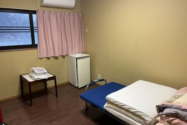 寮費無料の個室寮。Wi-Fi完備、冷暖房、冷蔵庫が備え付けの部屋