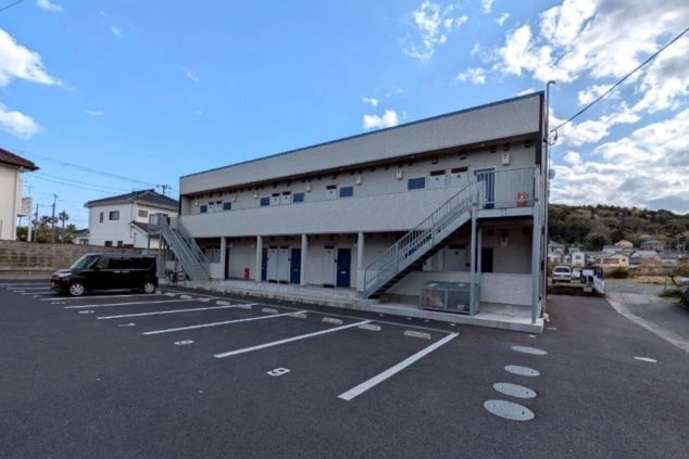 キレイなアパートタイプの完全個室寮の外観画像