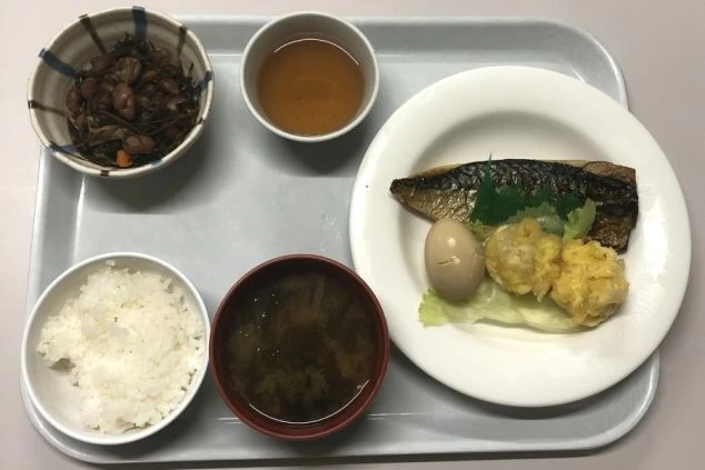 定食形式のリゾートバイトのまかない画像