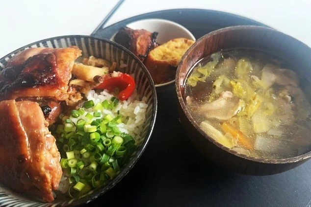 リゾートバイトのまかない画像