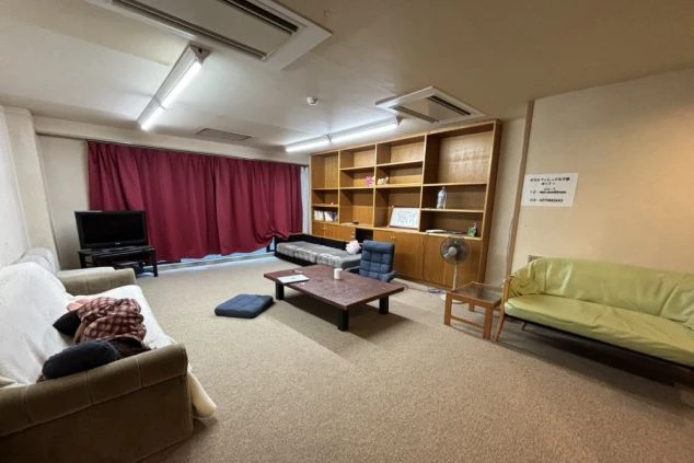 群馬県草津温泉のホテルでリゾートバイトするスタッフが住む寮の共用部の画像。