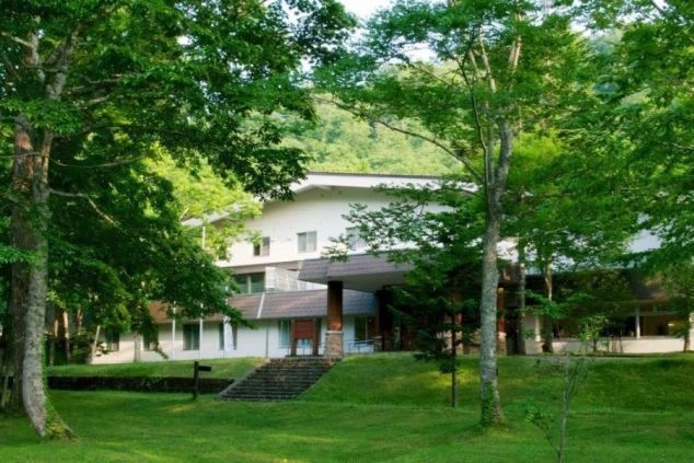 支笏湖エリアにあるホテルの外観画像。