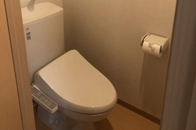 神奈川県箱根のホテルでのリゾートバイトの寮のトイレの画像。