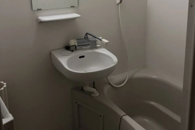 神奈川県箱根のホテルでのリゾートバイトの寮のお風呂の画像。