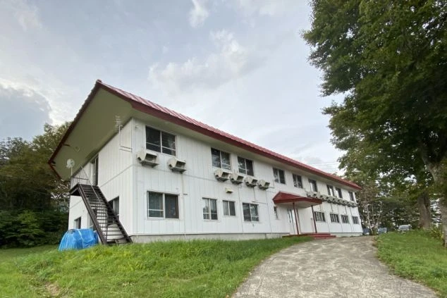 リゾートバイトの個室寮（相部屋寮）の外観画像。