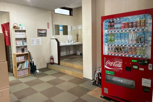 リゾートバイトの寮内の共用部の画像。